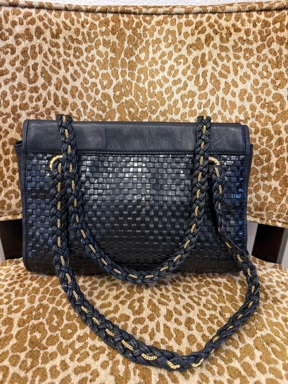 💯Auth FENDI Black Woven Leather Shoulder Bag w Braided handle & Gold hardware - Picture 7 of 10